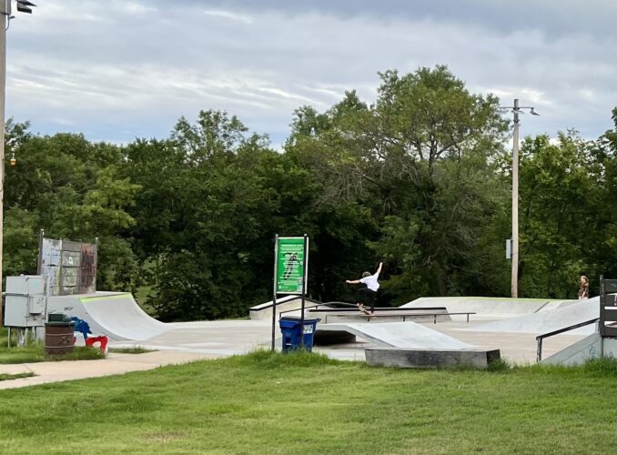 Lawrence Parks and Recreation to offer skateboarding classes this fall
